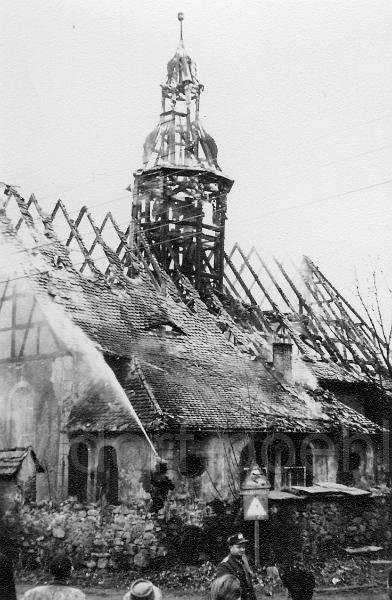 004 (1).jpg - Kirche Pöhl, Brand am 24.März 1961, Löscheinsatz der Feuerwehren BF Plauen und FFw Jocketa